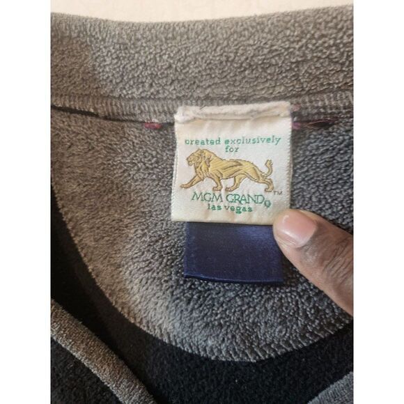 Studio‎ 54 MGM Grand Fleece Pullover Men Sz  XXL Vintage Long Sleeve Embroidered - Picture 3 of 8
